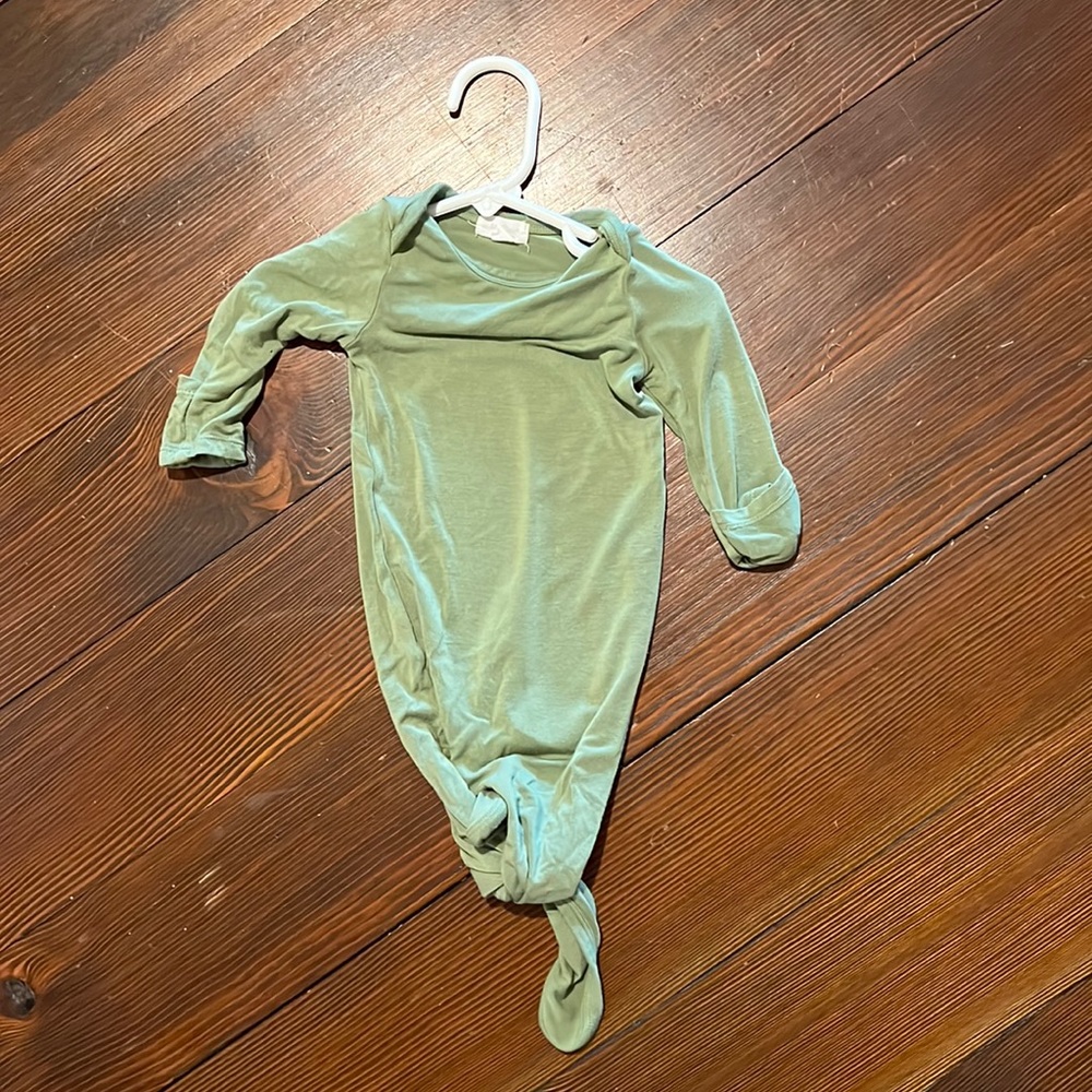 Green 0-3 Month angel dear nightgown